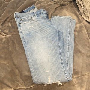 A&F - Boys - 30W 32L - Distressed Light Wash